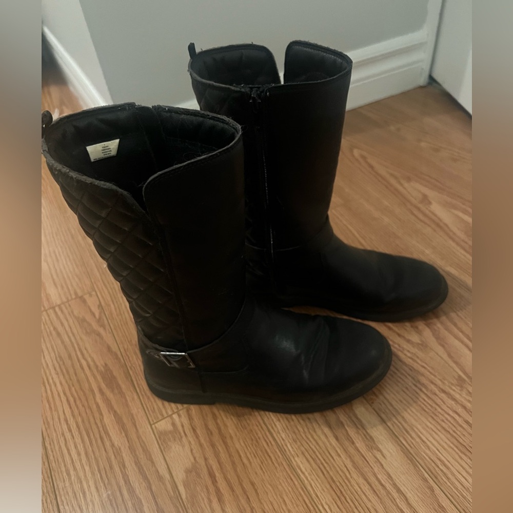 Girls Black Quilted Boots Size 4